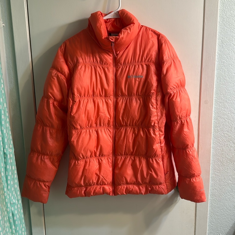 Women’s Columbia puffy jacket peachy salmon color size large